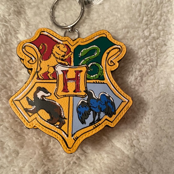 Vera Bradley Handbags - Sold New Vera Bradley Harry Potter Hogwarts Crest Zip Bag Charm Limited Edition